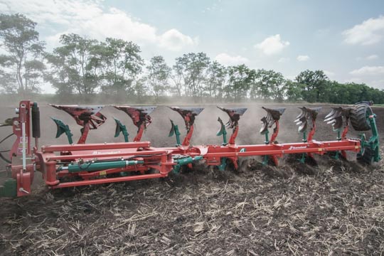 Kverneland 7 Schar Drehpflug Leihmaschine Kubota